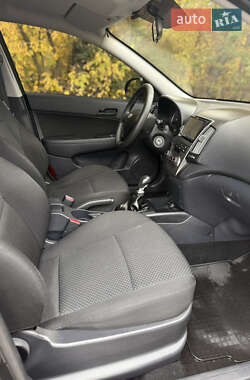 Хэтчбек Hyundai i30 2011 в 