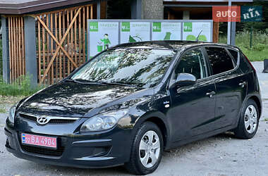 Хэтчбек Hyundai i30 2009 в 