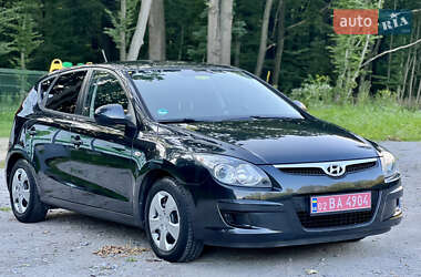 Хэтчбек Hyundai i30 2009 в 