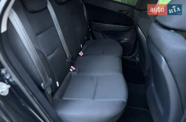 Хэтчбек Hyundai i30 2009 в 