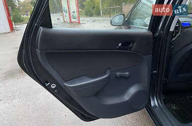 Хэтчбек Hyundai i30 2009 в 