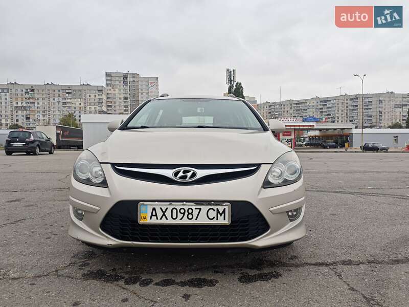 Универсал Hyundai i30 2011 в 