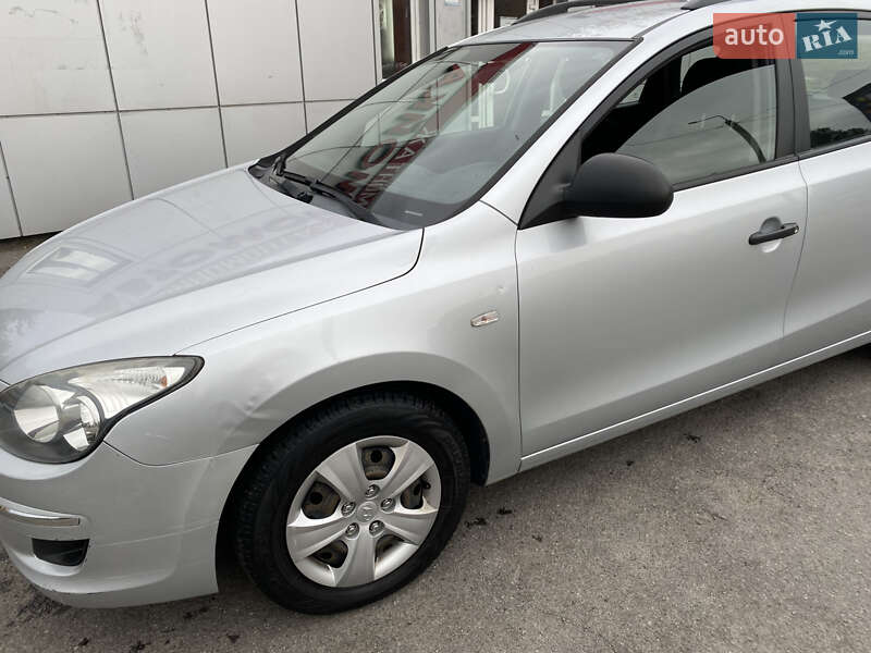 Универсал Hyundai i30 2009 в Днепре фото 5 Универсал Hyundai i30 2009 в Днепре