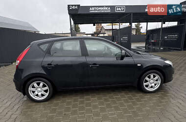 Хэтчбек Hyundai i30 2009 в Луцке
