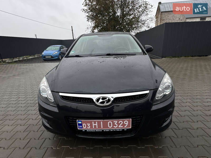 Хэтчбек Hyundai i30 2009 в Луцке