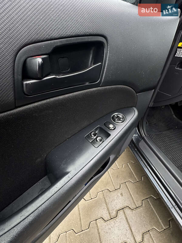 Хэтчбек Hyundai i30 2009 в Луцке