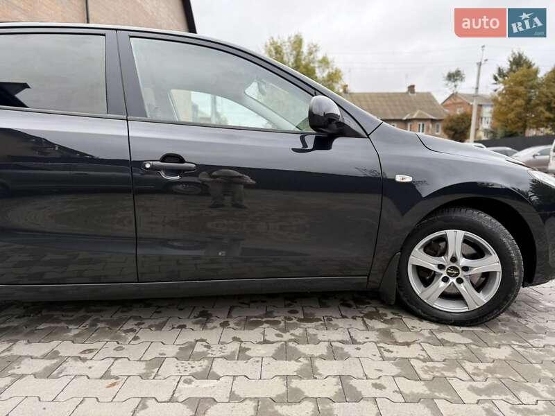 Хэтчбек Hyundai i30 2009 в Казатине