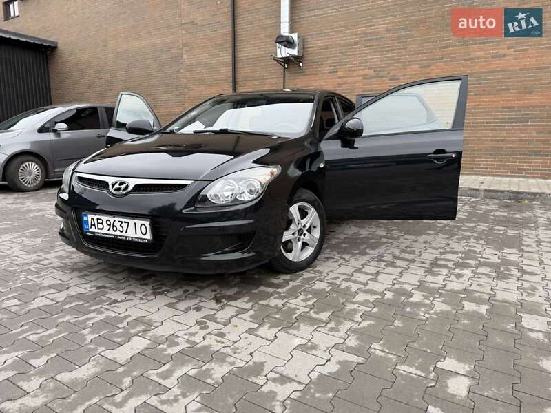 Хэтчбек Hyundai i30 2009 в Казатине