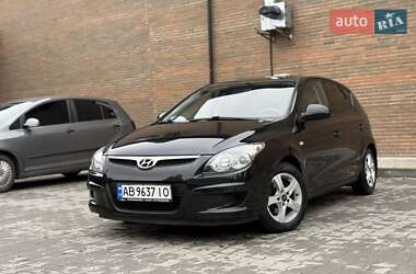 Хэтчбек Hyundai i30 2009 в 