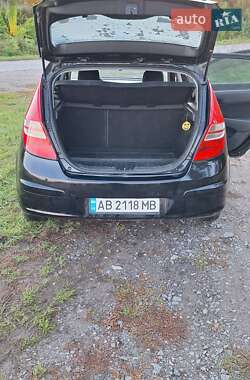 Хэтчбек Hyundai i30 2011 в 