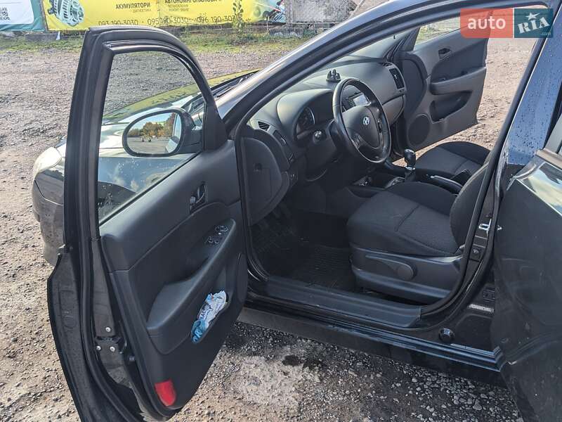Универсал Hyundai i30 2011 в Ровно фото 8 Универсал Hyundai i30 2011 в Ровно