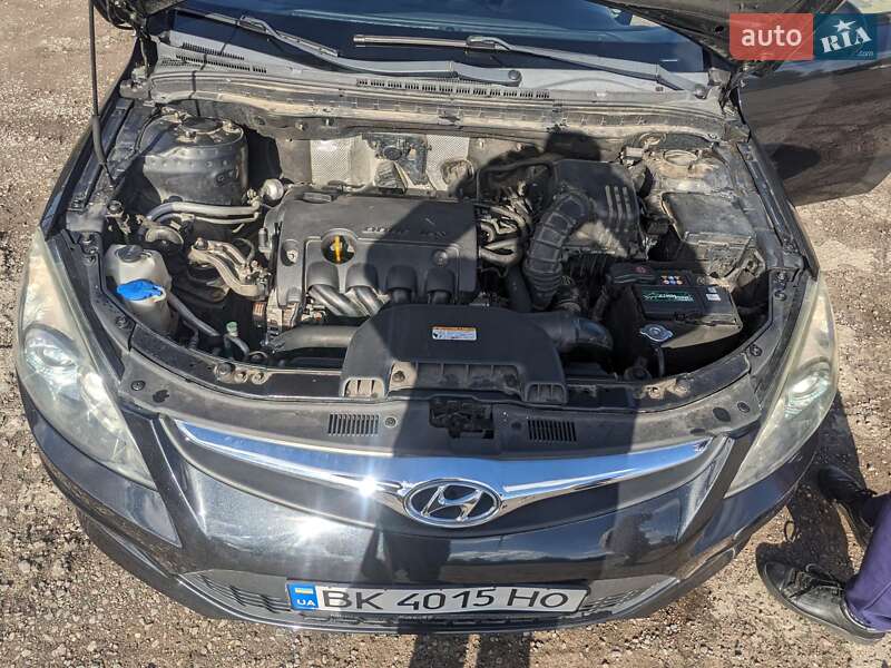Универсал Hyundai i30 2011 в Ровно фото 19 Универсал Hyundai i30 2011 в Ровно