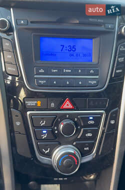 Хэтчбек Hyundai i30 2012 в 