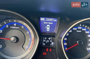 Хэтчбек Hyundai i30 2012 в 