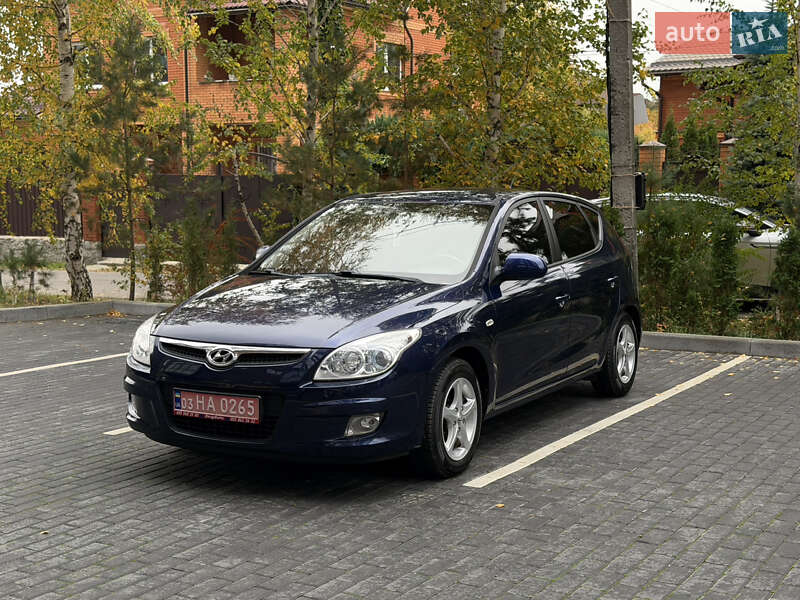Хэтчбек Hyundai i30 2008 в 
