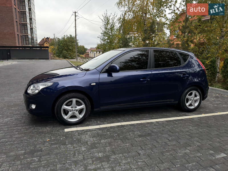 Хэтчбек Hyundai i30 2008 в Полтаве