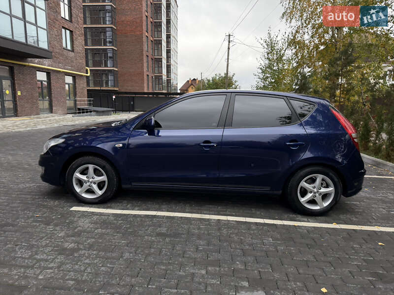 Хэтчбек Hyundai i30 2008 в Полтаве