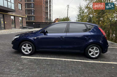 Хэтчбек Hyundai i30 2008 в 