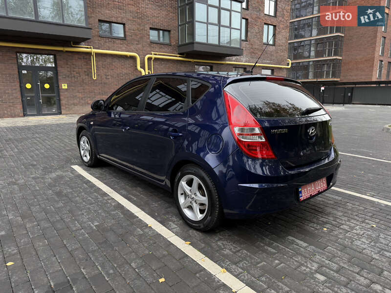 Хэтчбек Hyundai i30 2008 в Полтаве