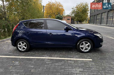 Хэтчбек Hyundai i30 2008 в 
