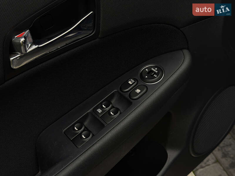 Хэтчбек Hyundai i30 2008 в Полтаве