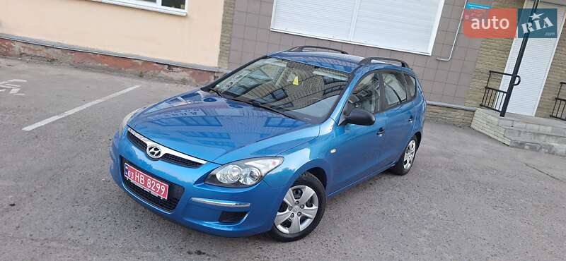 Универсал Hyundai i30 2010 в 