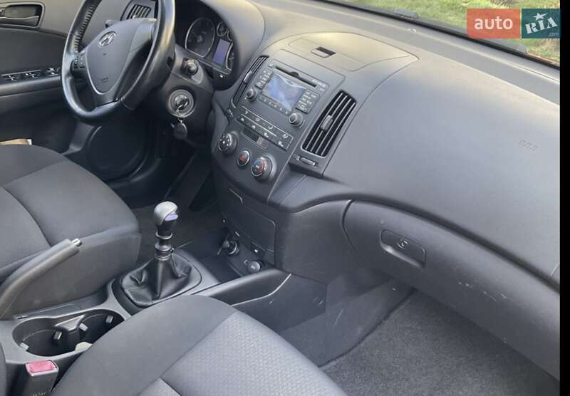 Хэтчбек Hyundai i30 2008 в Киеве
