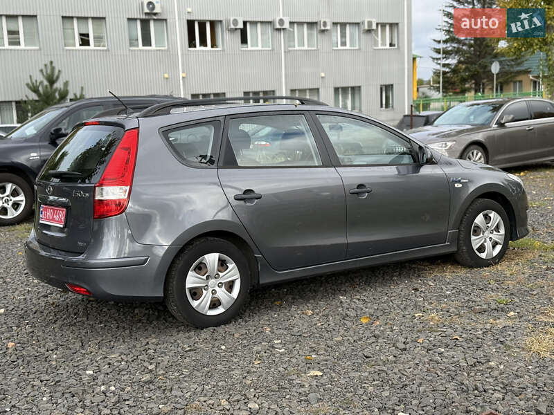 Универсал Hyundai i30 2010 в Луцке