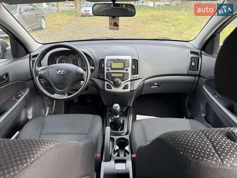 Универсал Hyundai i30 2010 в Луцке