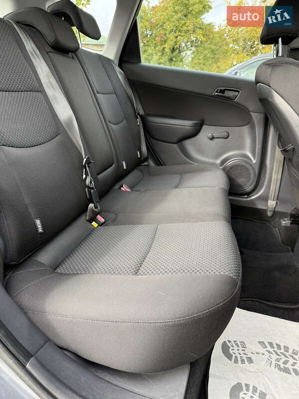 Универсал Hyundai i30 2010 в Луцке