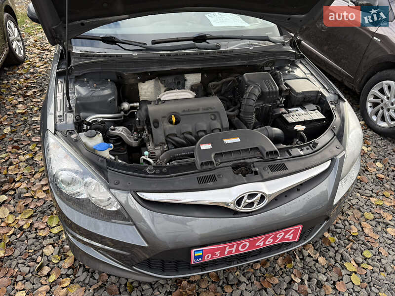 Универсал Hyundai i30 2010 в Луцке