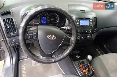 Хэтчбек Hyundai i30 2009 в 