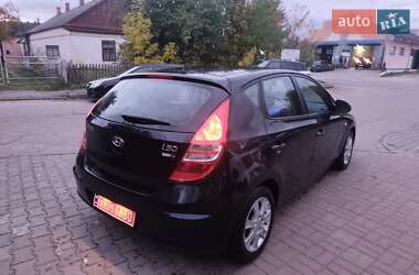 Хетчбек Hyundai i30 2009 в 
