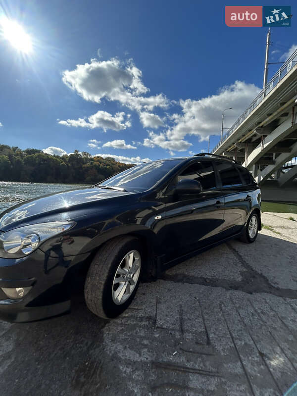Универсал Hyundai i30 2011 в Виннице