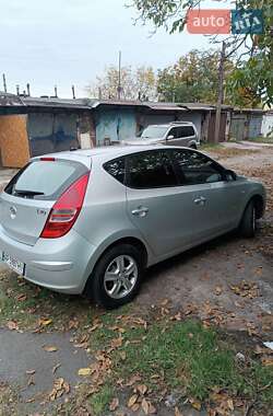 Хэтчбек Hyundai i30 2008 в 