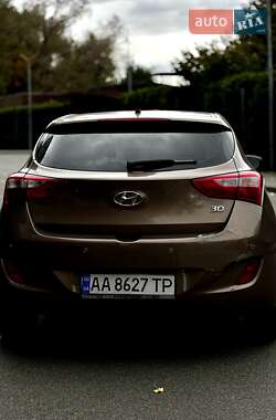 Хетчбек Hyundai i30 2012 в 