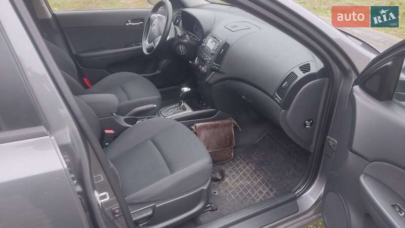 Универсал Hyundai i30 2008 в Смеле