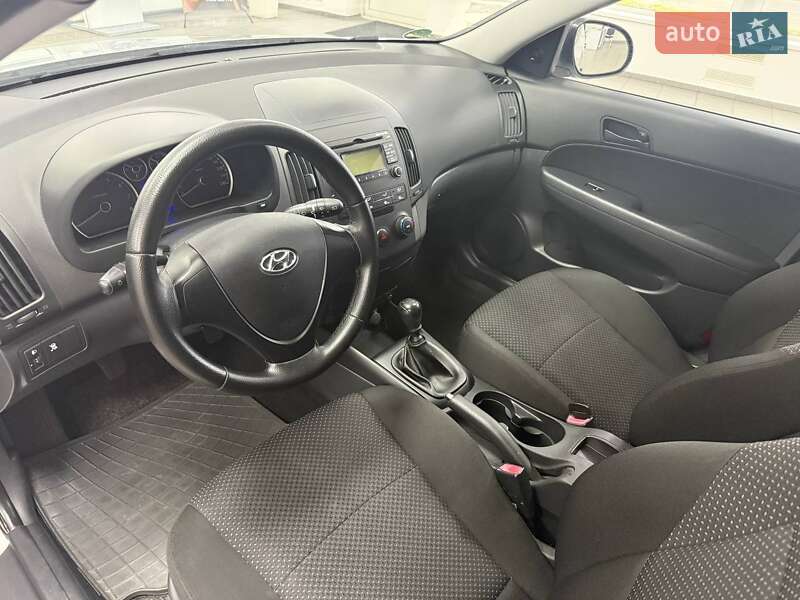 Хэтчбек Hyundai i30 2009 в Киеве фото 16 Хэтчбек Hyundai i30 2009 в Киеве
