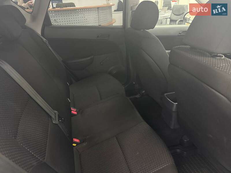 Хэтчбек Hyundai i30 2009 в Киеве фото 23 Хэтчбек Hyundai i30 2009 в Киеве