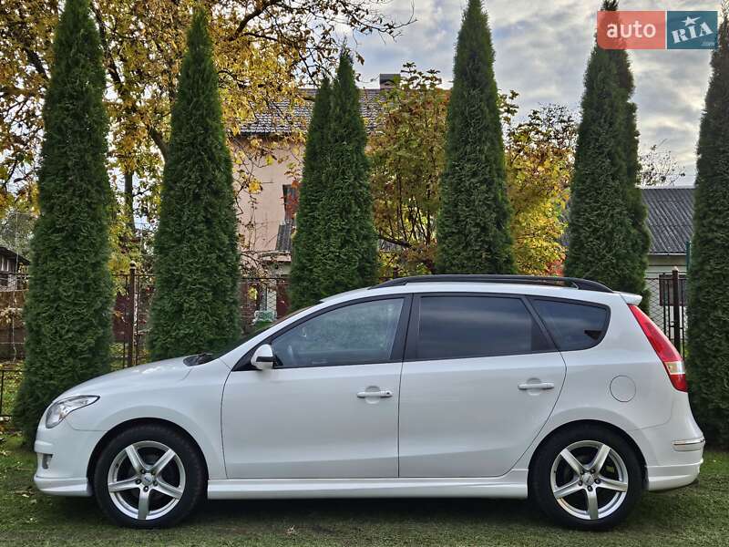 Универсал Hyundai i30 2009 в Бориславе