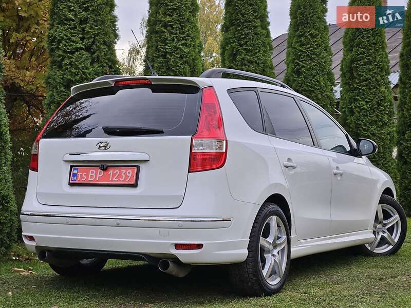 Универсал Hyundai i30 2009 в Бориславе