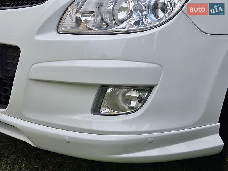 Универсал Hyundai i30 2009 в Бориславе