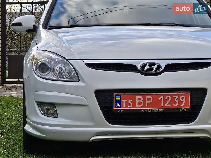 Универсал Hyundai i30 2009 в Бориславе