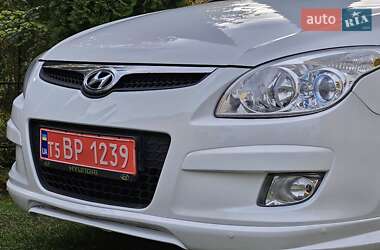 Универсал Hyundai i30 2009 в 