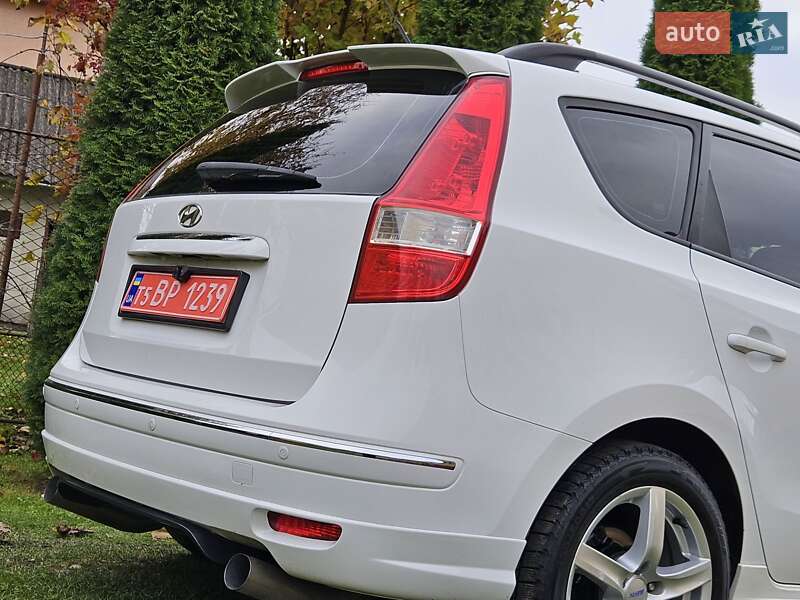 Универсал Hyundai i30 2009 в Бориславе