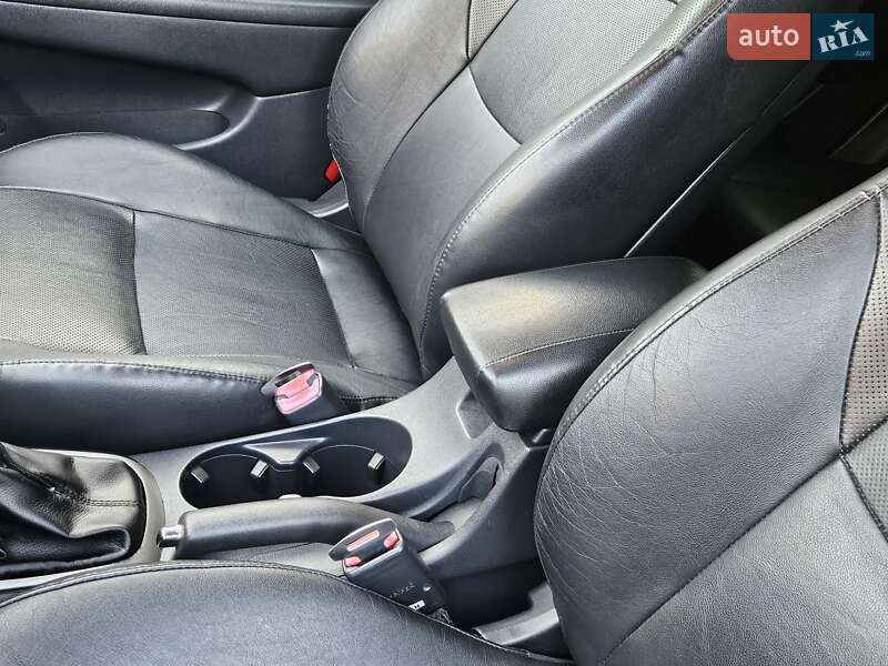 Универсал Hyundai i30 2009 в Бориславе