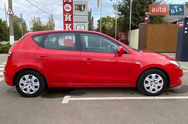 Хэтчбек Hyundai i30 2008 в 