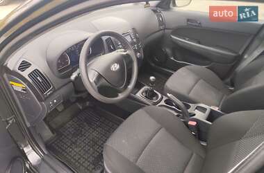 Хэтчбек Hyundai i30 2009 в 