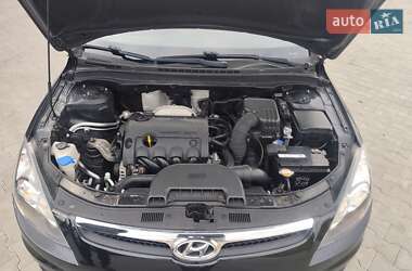 Хэтчбек Hyundai i30 2009 в 