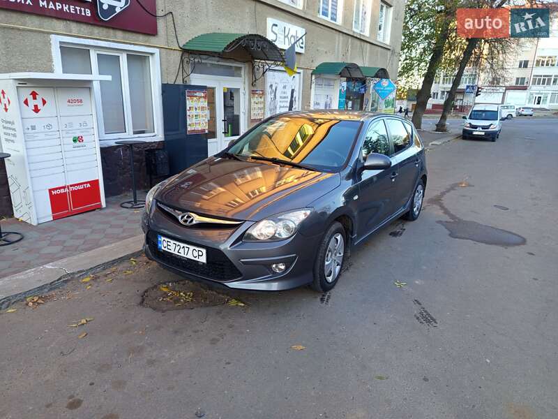 Хэтчбек Hyundai i30 2010 в Кицмани